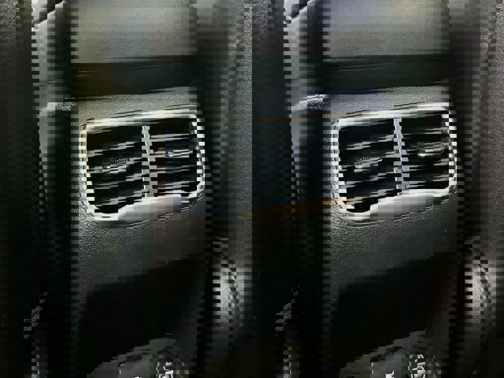 Used 2022 Hyundai Santa Fe Limited AWD/4WD image 13