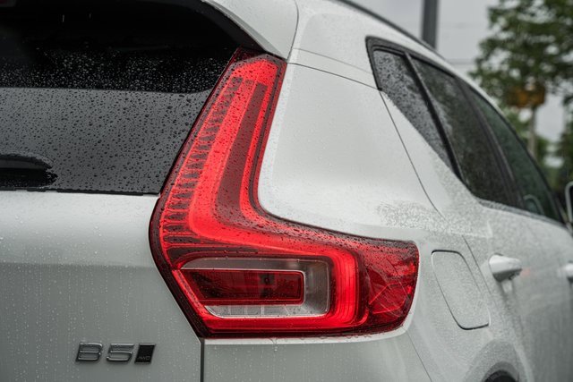 Certified 2025 Volvo XC40 B5 Core w/ Protection Package Premier image 8