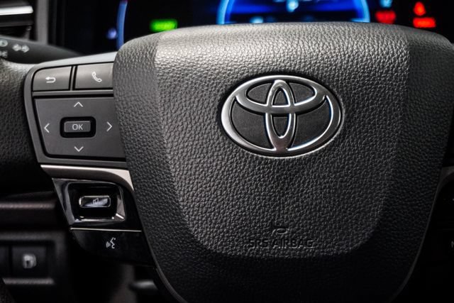 Used 2025 Toyota Camry LE FWD image 14