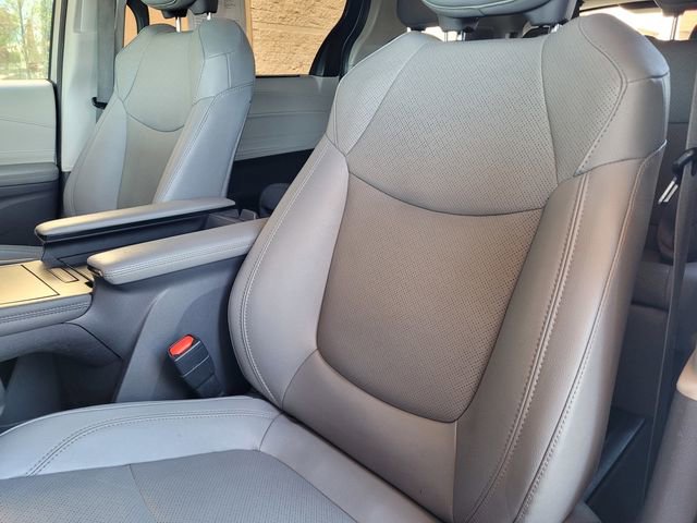 Certified 2021 Toyota Sienna Limited FWD image 20