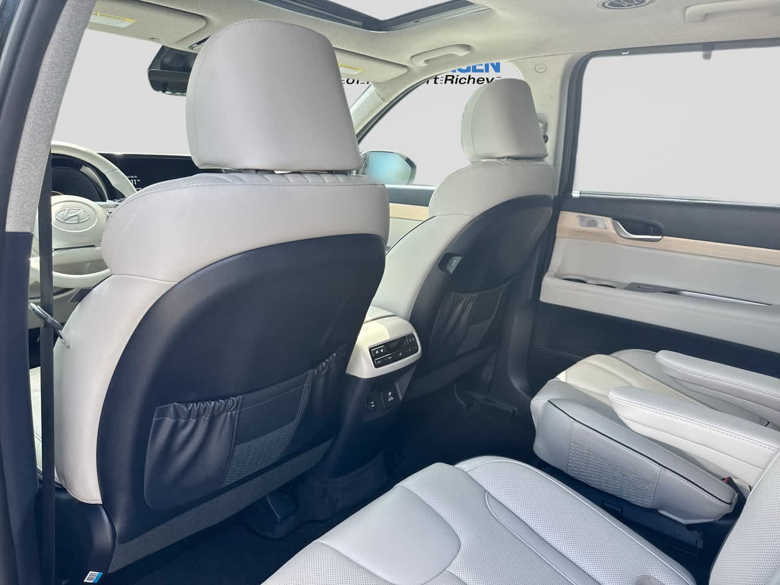 Used 2023 Hyundai Palisade Limited FWD image 24
