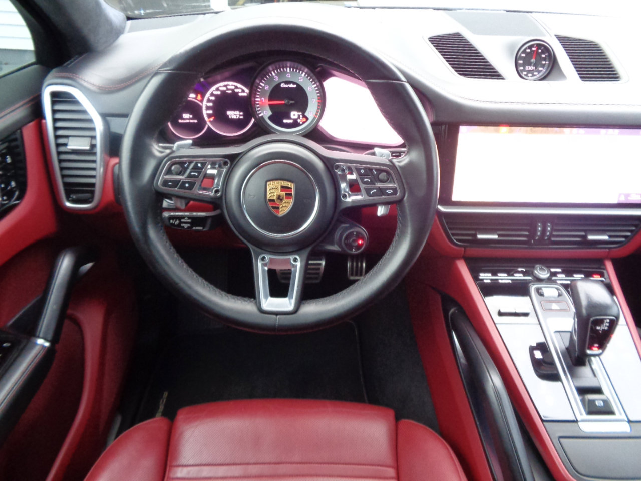 Used 2021 Porsche Cayenne Turbo w/ Performance Package (PG2) AWD/4WD image 34