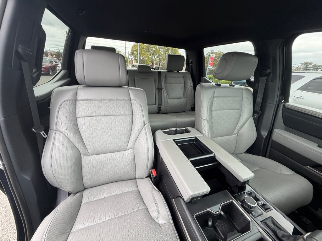 Used 2025 Toyota Tundra Limited AWD/4WD image 21