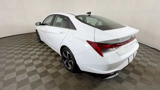Certified 2023 Hyundai Elantra Limited w/ Winter Weather Package FWD image 6