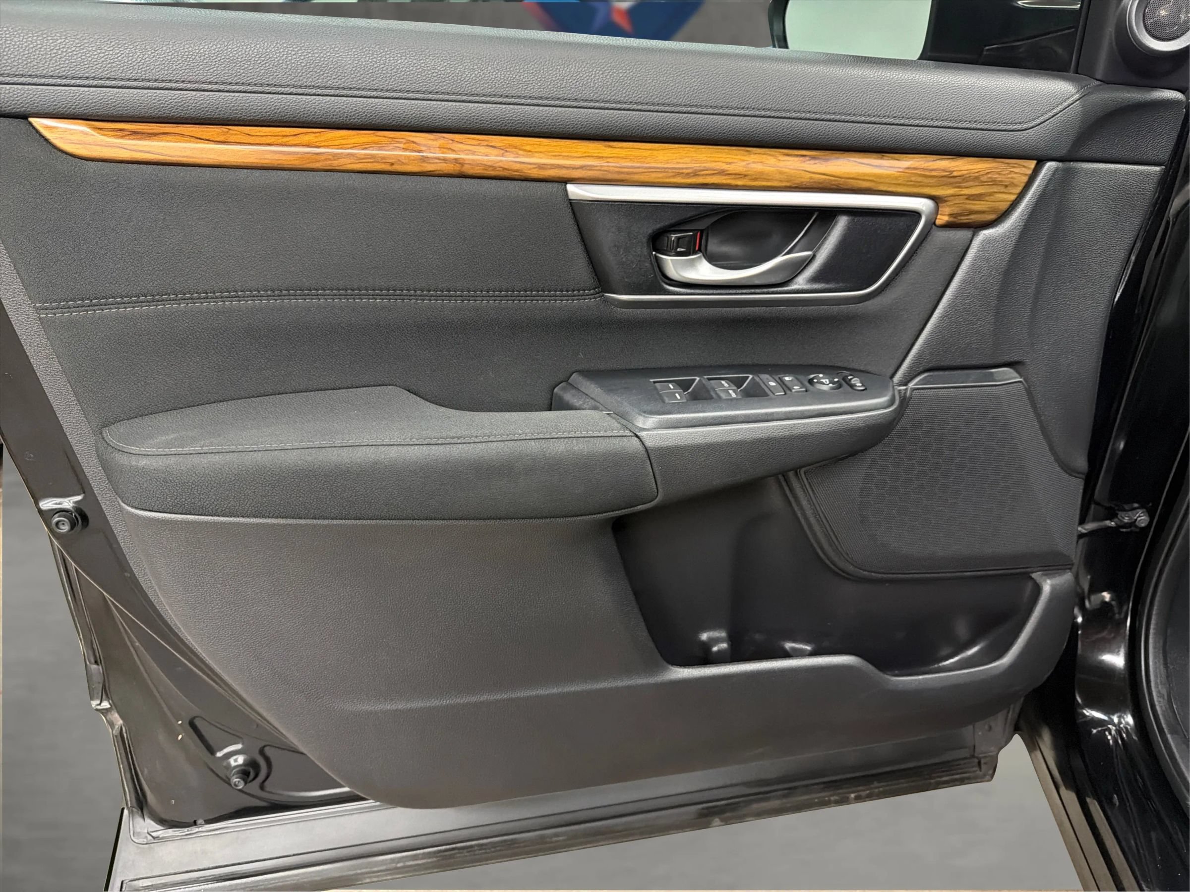 Used 2018 Honda CR-V EX image 34