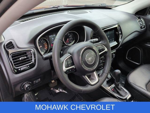 Used 2021 Jeep Compass Latitude w/ Sun and Sound Group AWD/4WD image 11