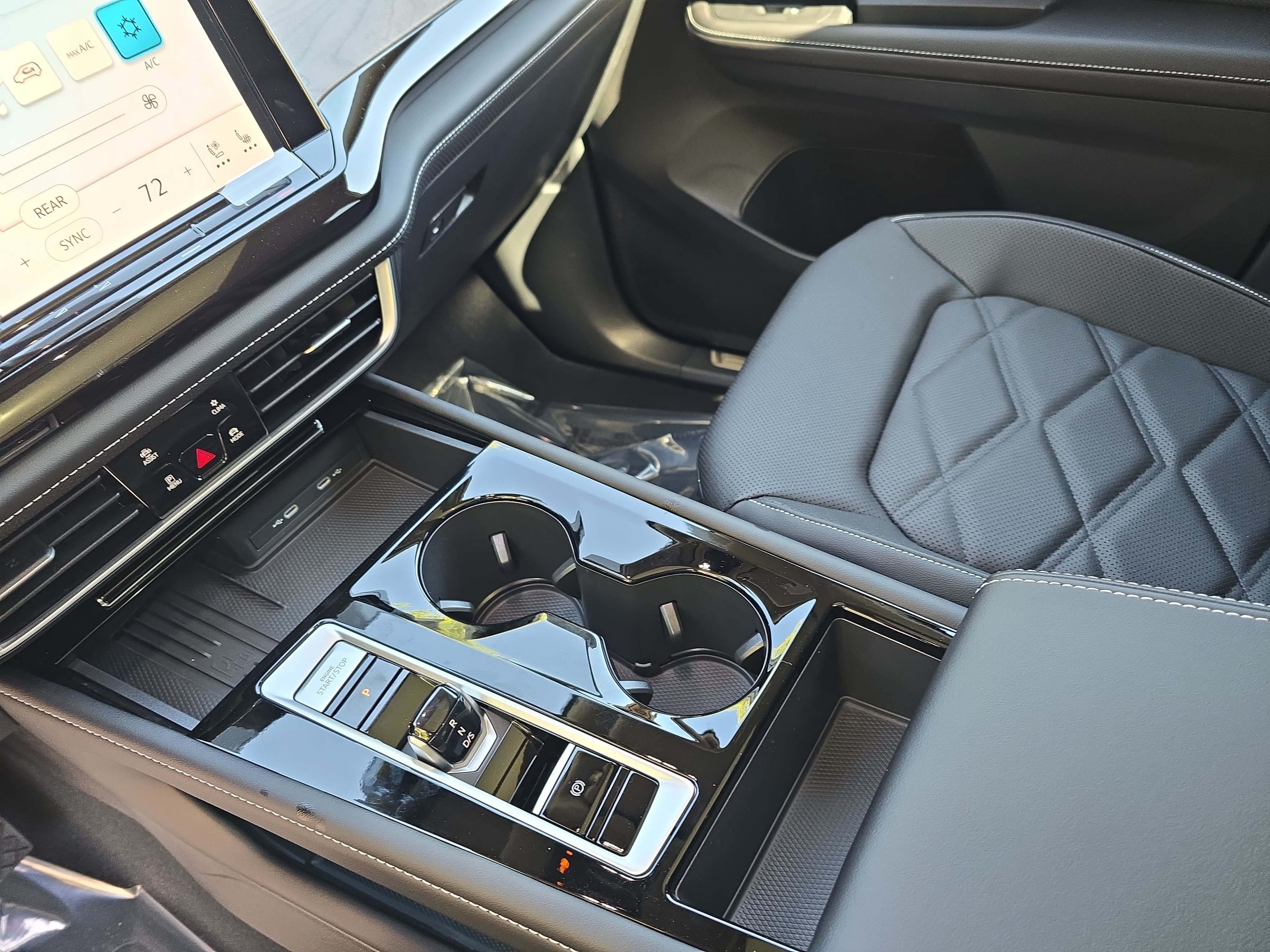 New 2026 Volkswagen Atlas SE FWD image 23