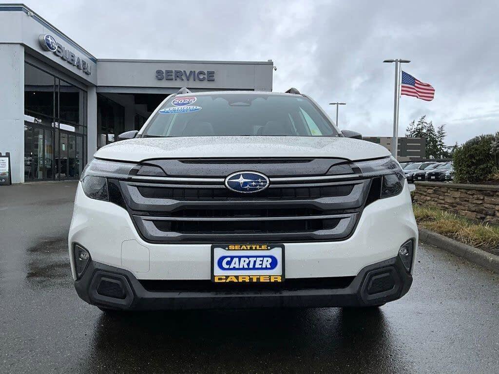 Certified 2025 Subaru Forester Limited image 3