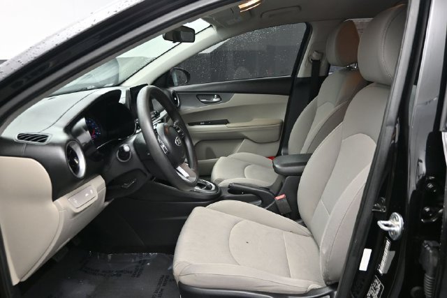 Used 2019 Kia Forte LXS FWD image 6