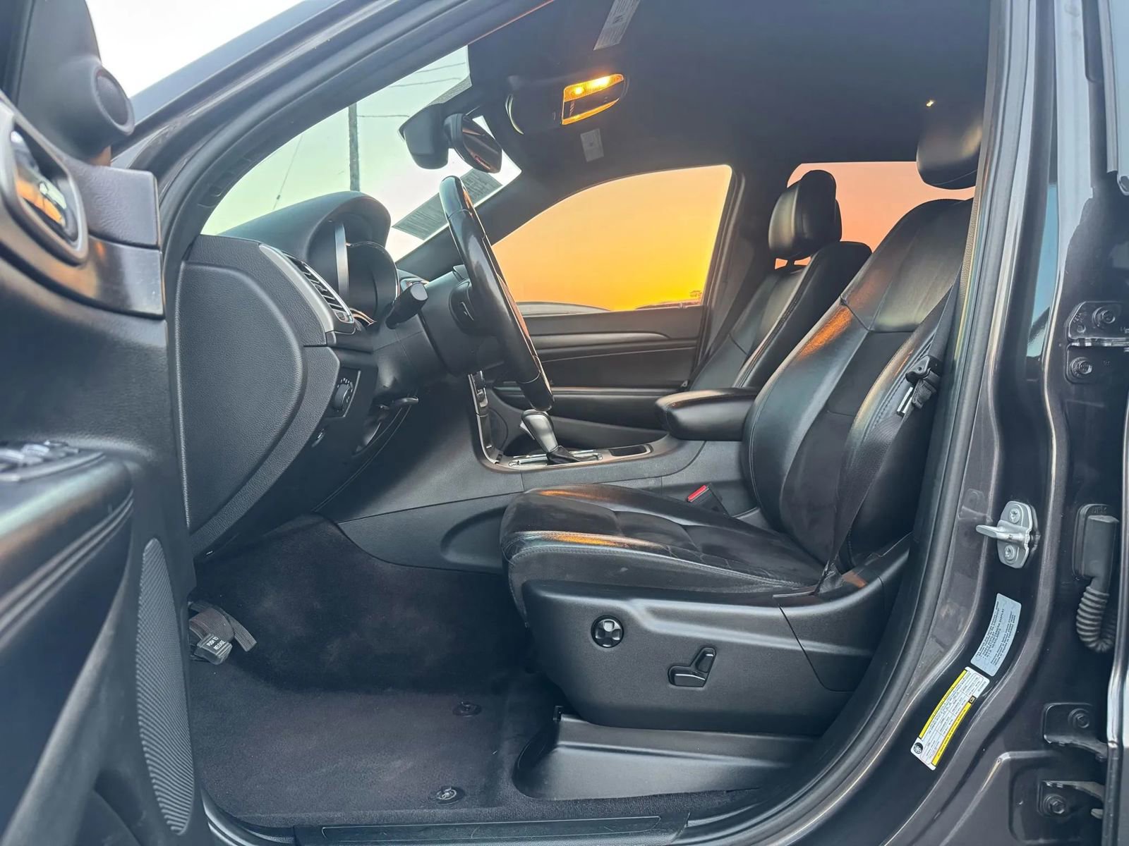 Used 2018 Jeep Grand Cherokee Altitude image 17