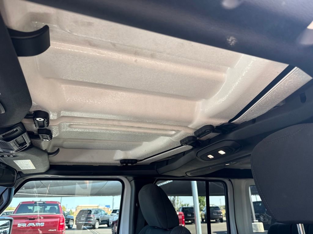 Used 2024 Jeep Wrangler Unlimited Rubicon 4xe image 32