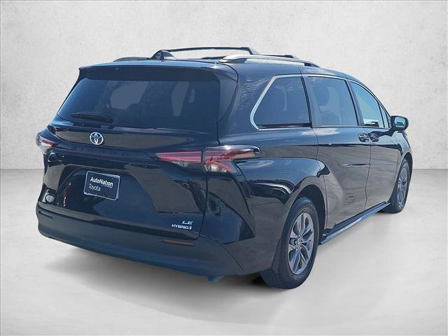 Used 2022 Toyota Sienna LE w/ LE Plus Package FWD image 6