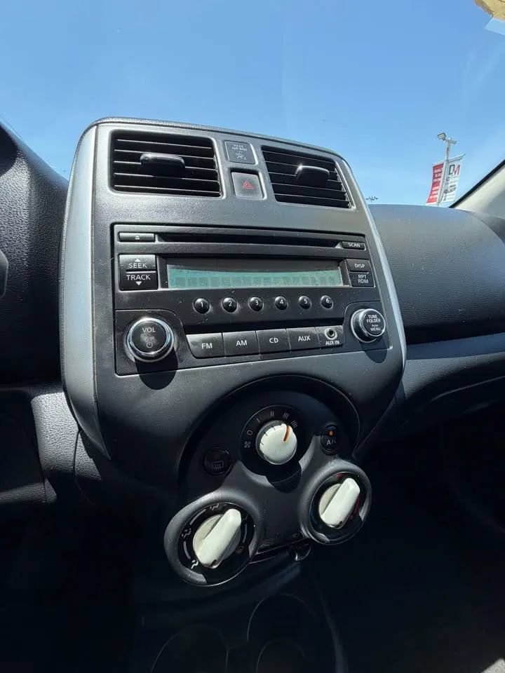 Used 2014 Nissan Versa SV w/ Convenience Package FWD image 8