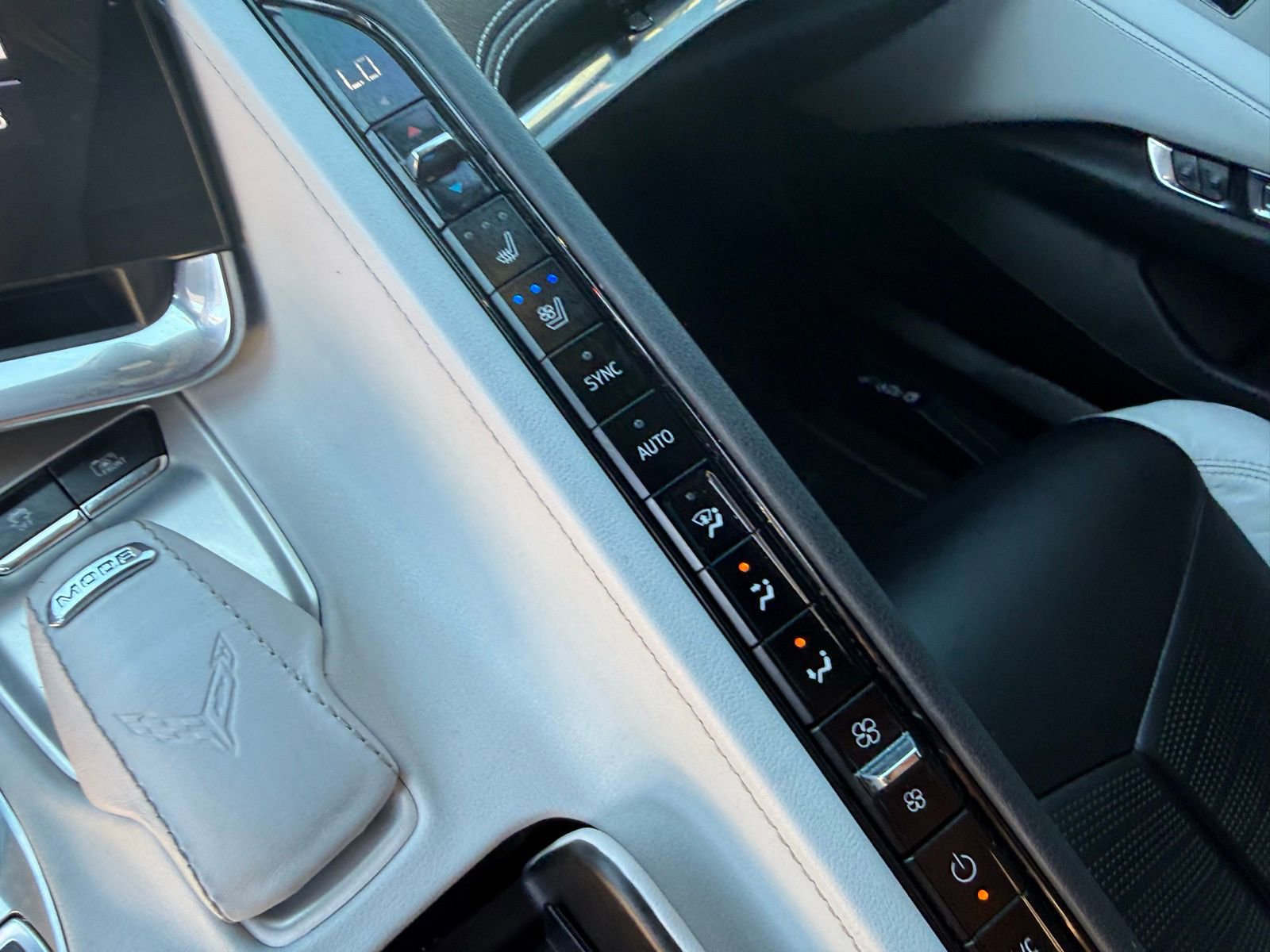 Used 2020 Chevrolet Corvette Stingray Preferred Cpe w/ 2LT Preferred Equipment Group image 27