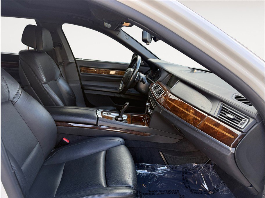 Used 2015 BMW 750Li RWD image 15