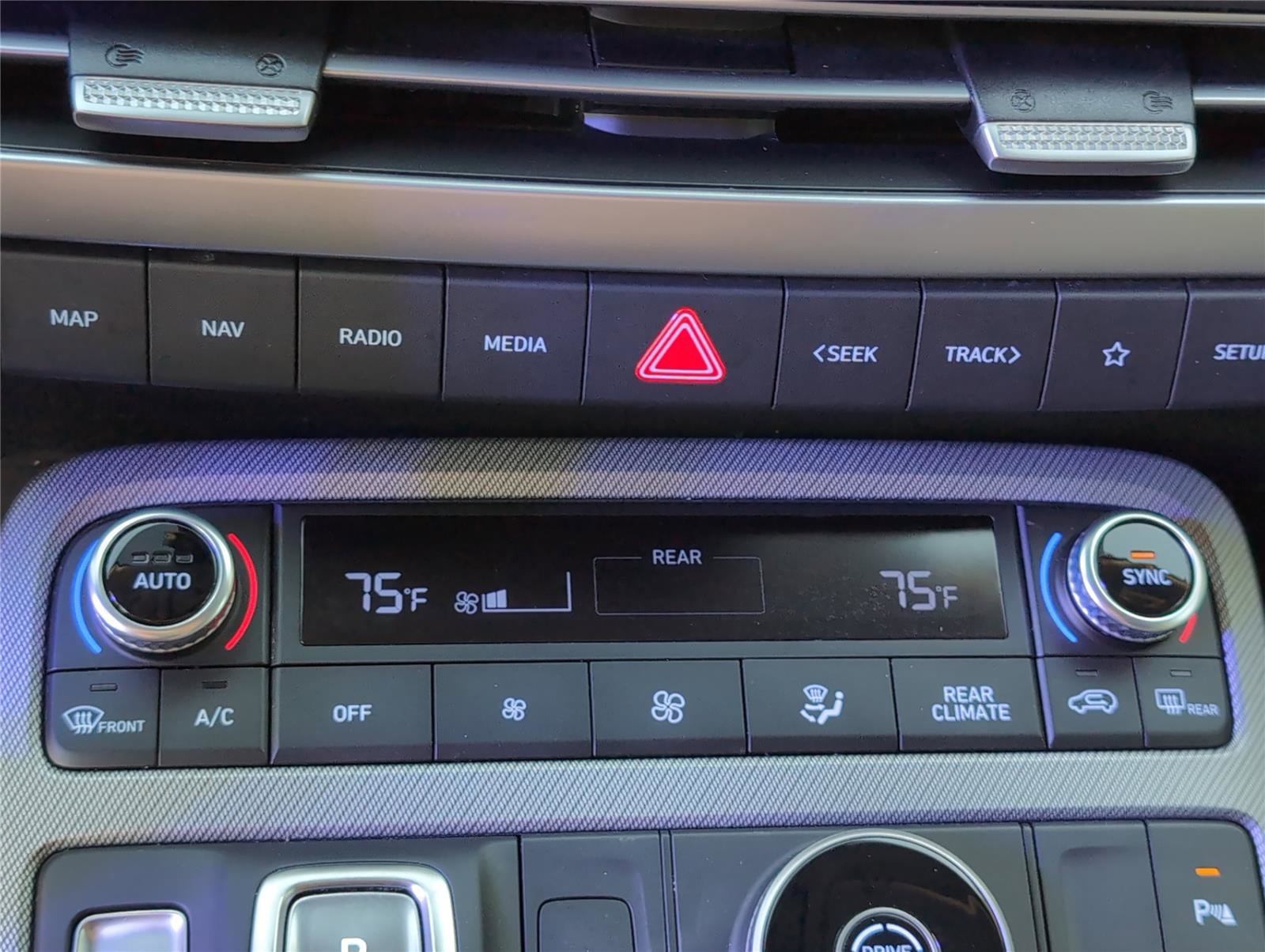 Used 2023 Hyundai Palisade SEL image 16