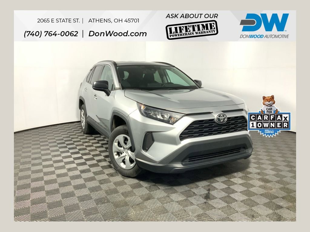 Used 2021 Toyota RAV4 LE image 1