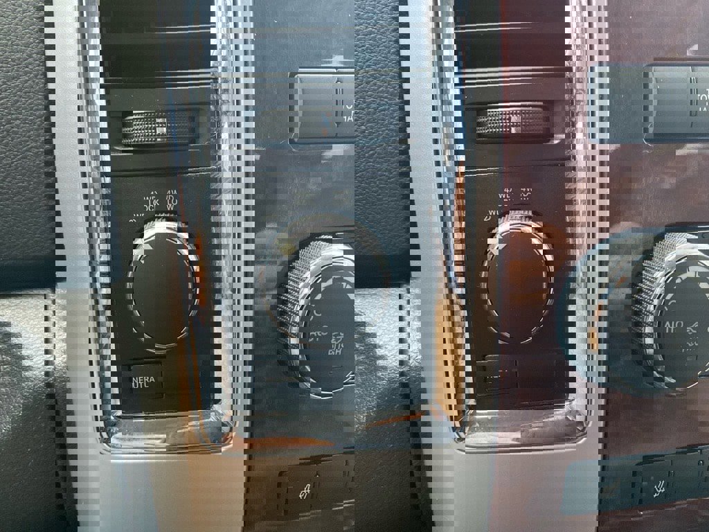 Used 2010 Dodge Ram 2500 Truck Laramie image 9