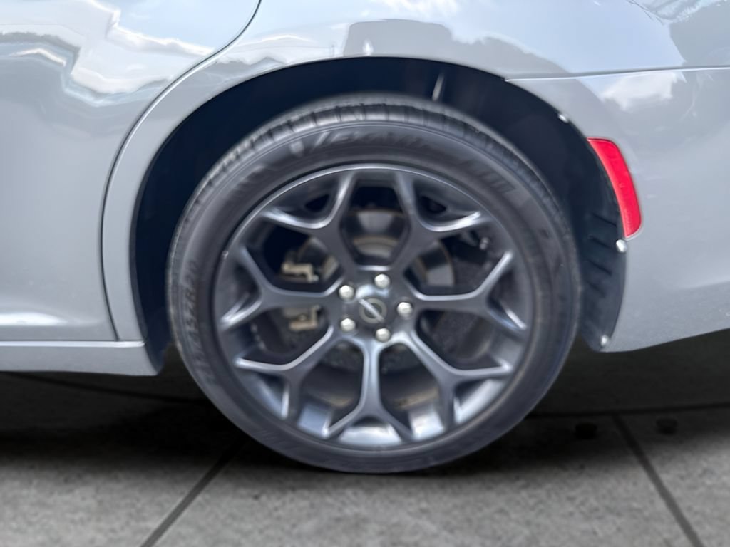 Used 2019 Chrysler 300 S RWD image 20