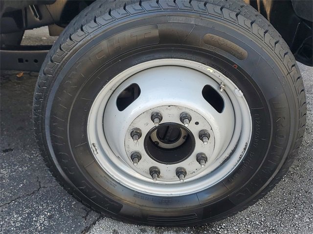 Used 2024 Ford F350 XLT image 8