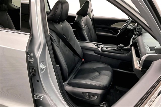Used 2024 Toyota Grand Highlander Platinum image 7