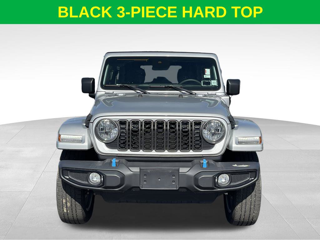 Used 2024 Jeep Wrangler Unlimited w/ Convenience Group AWD/4WD image 2