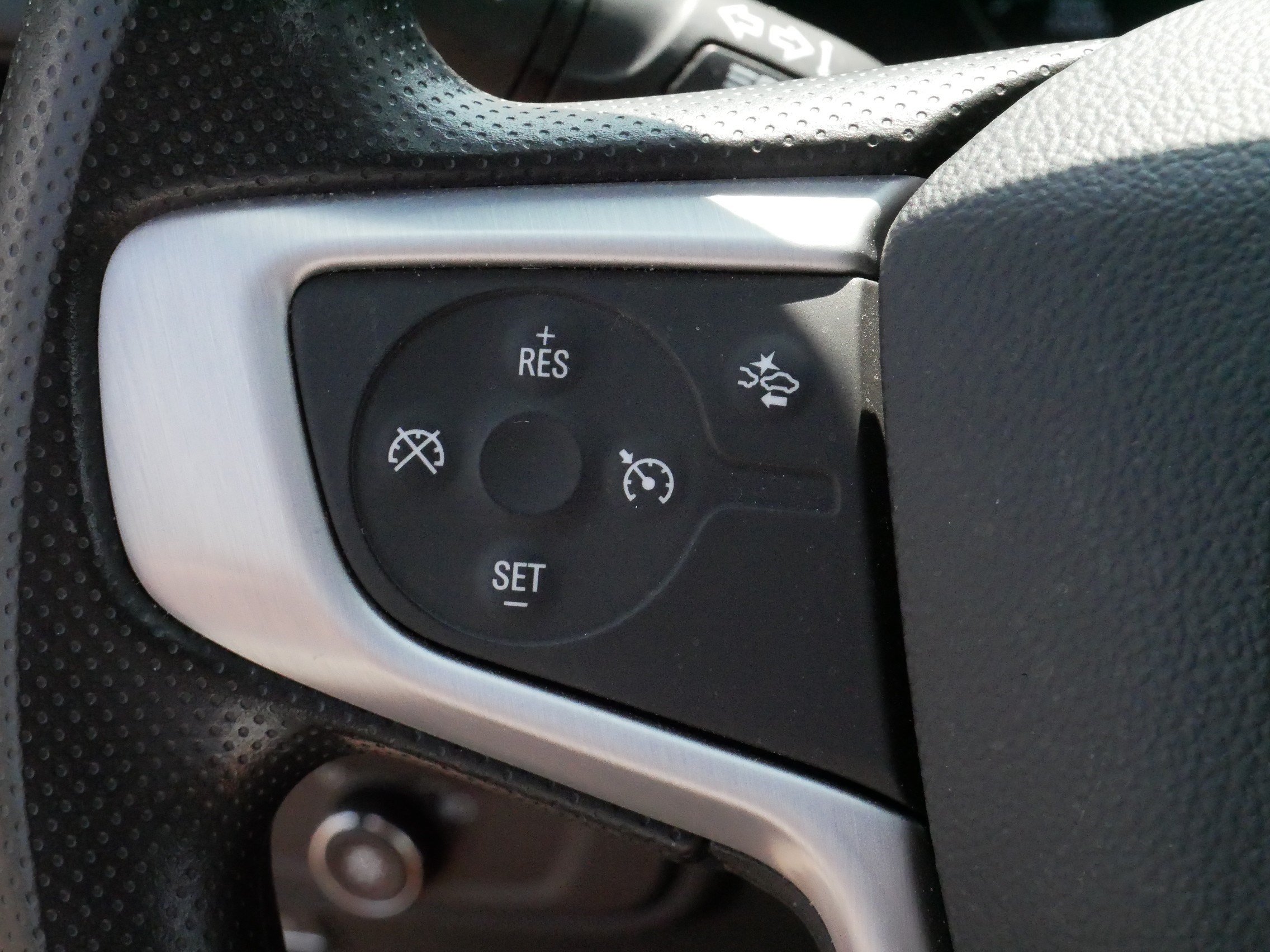 Used 2024 GMC Terrain SLE w/ Driver Convenience Package AWD/4WD image 26