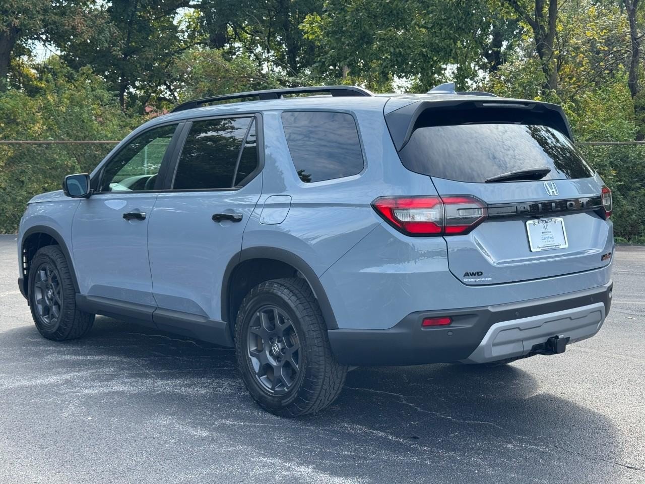 Certified 2025 Honda Pilot TrailSport image 8