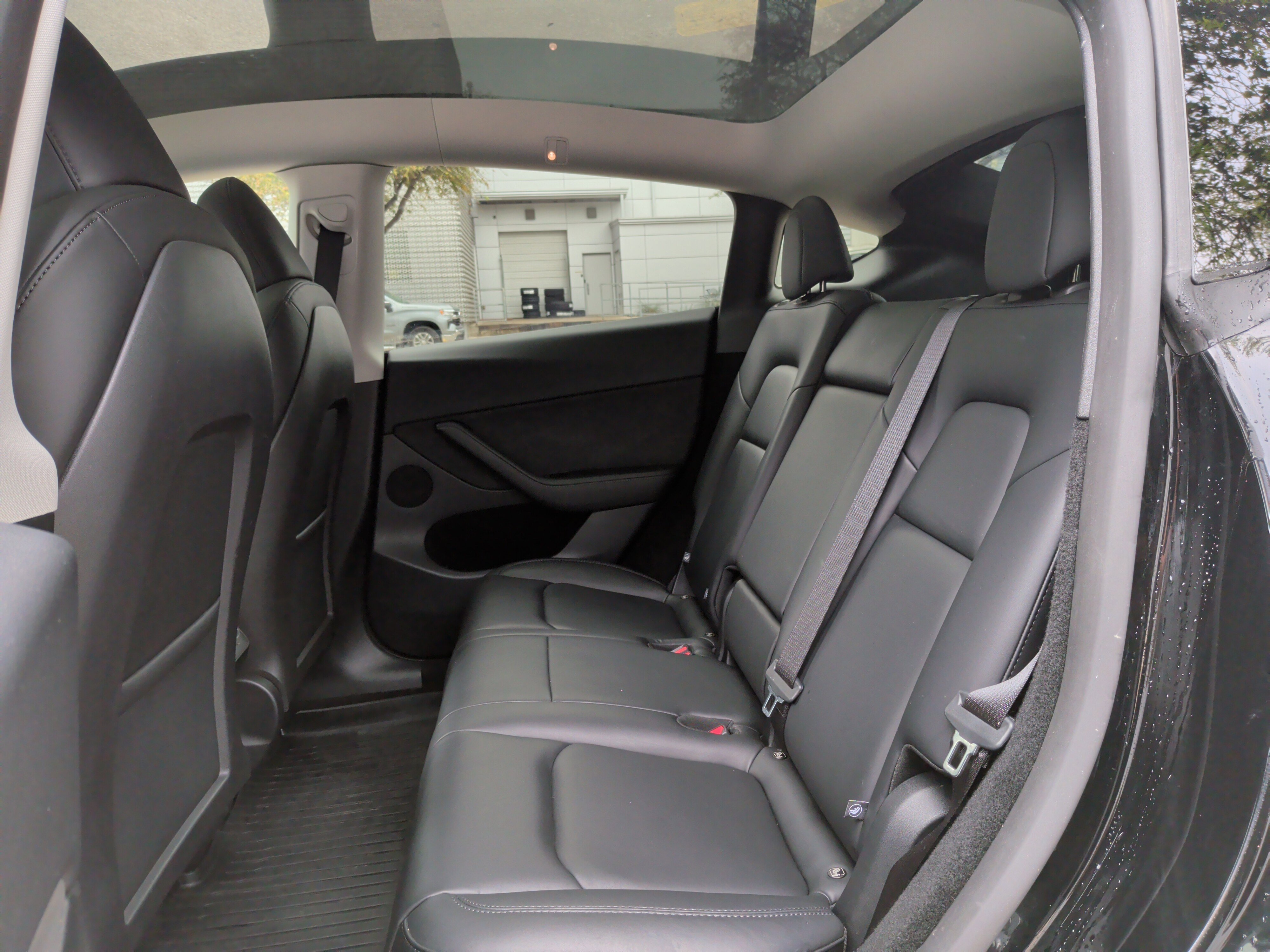 Used 2025 Tesla Model Y Long Range image 32