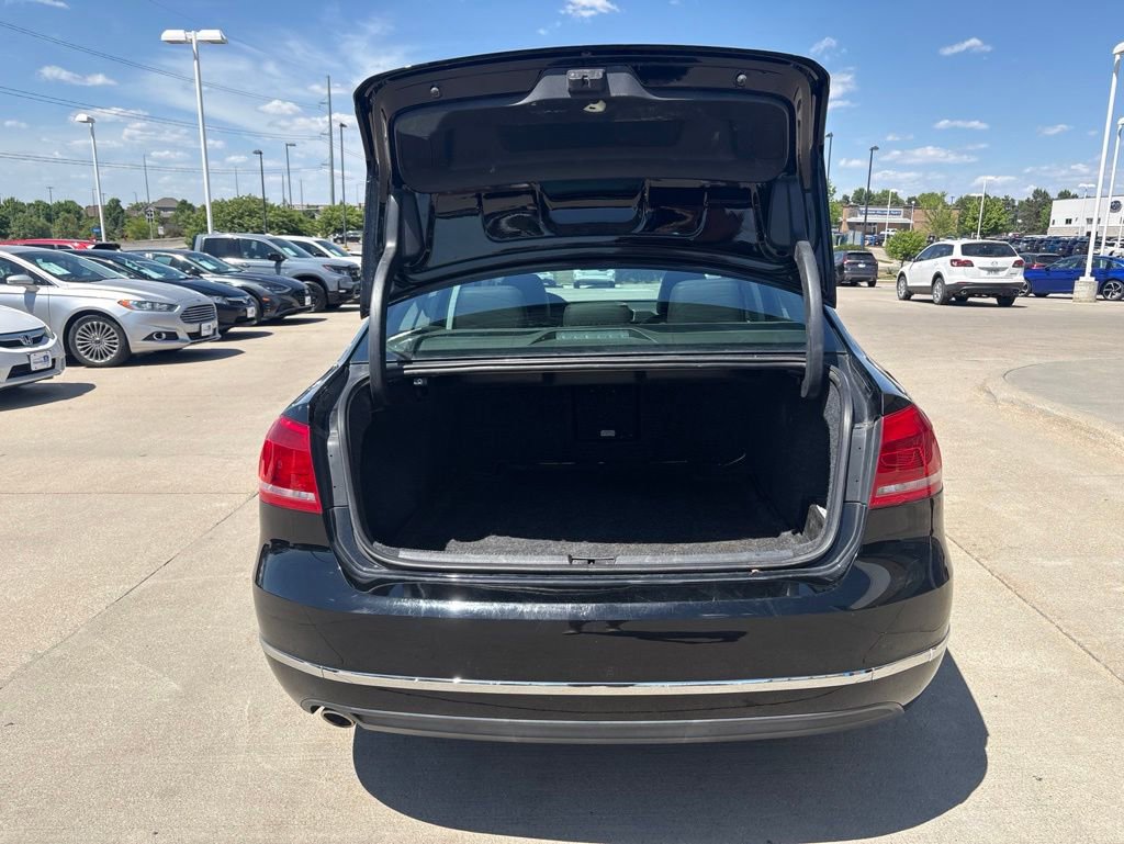 Used 2014 Volkswagen Passat TDI SEL Premium FWD image 38