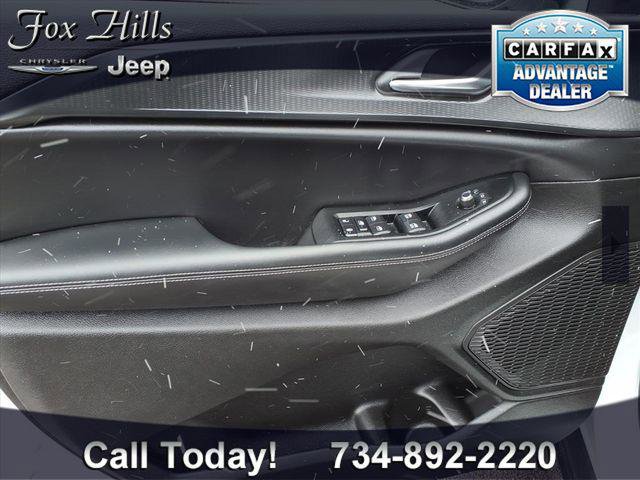 Certified 2024 Jeep Grand Cherokee Altitude AWD/4WD image 14