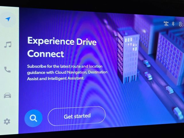 Used 2025 Toyota RAV4 XLE image 17