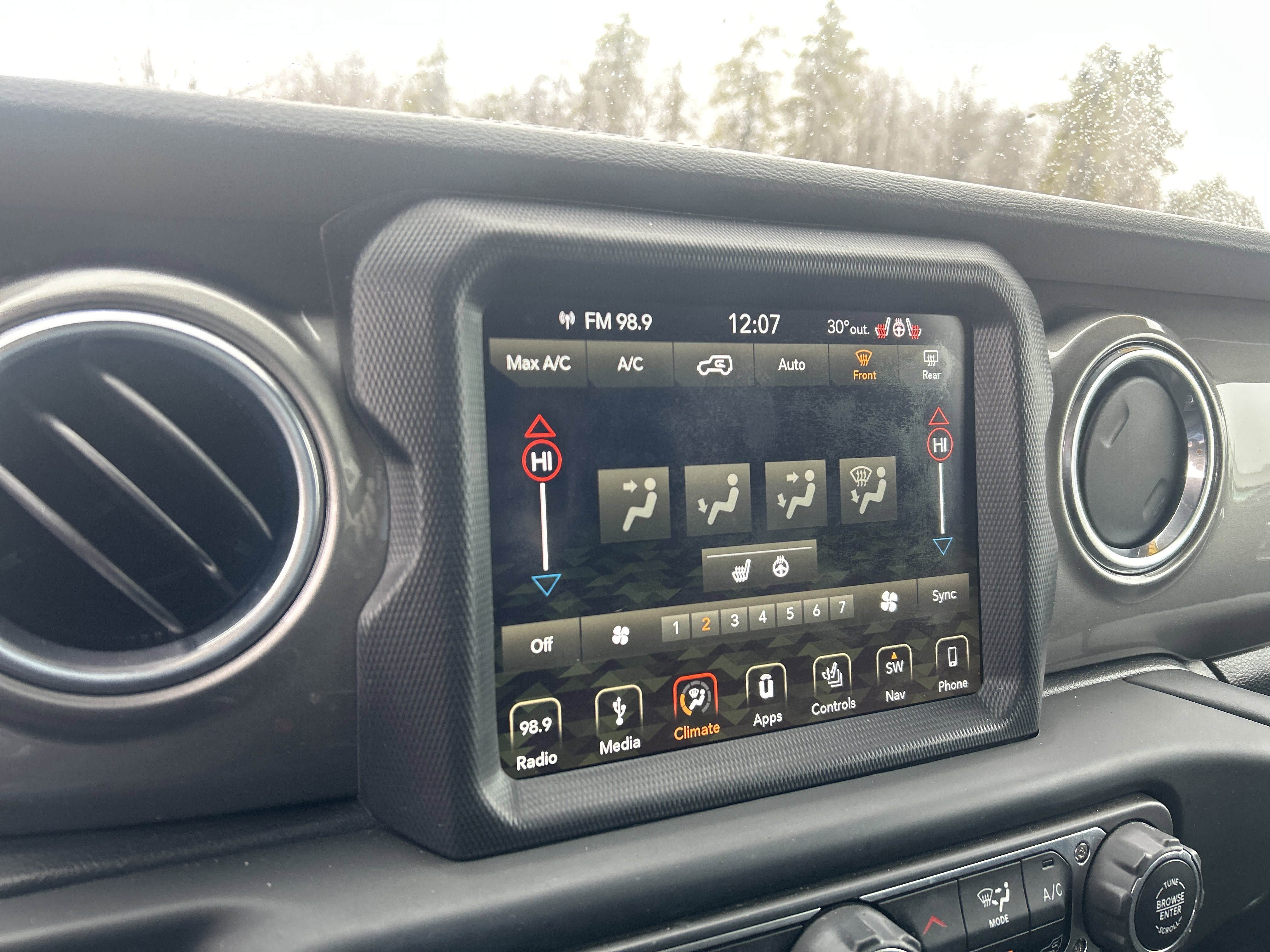 Used 2018 Jeep Wrangler Unlimited Sahara image 18