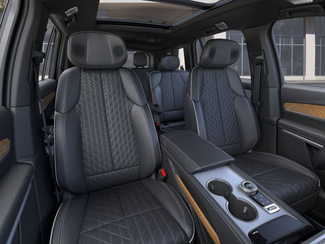 New 2027 Cadillac Vistiq Premium Luxury AWD/4WD image 16