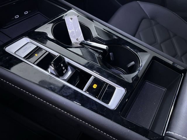 Used 2025 Volkswagen Atlas SE image 20