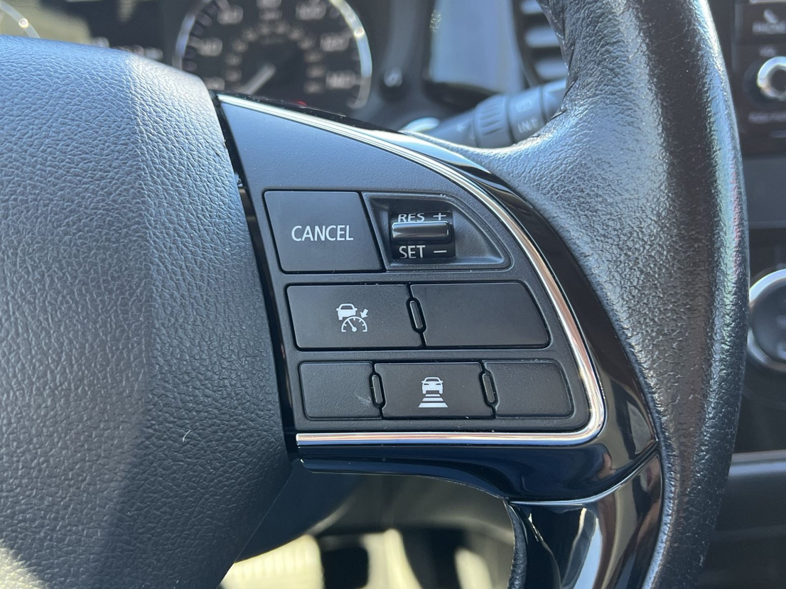 Used 2016 Mitsubishi Outlander SE AWD/4WD image 29