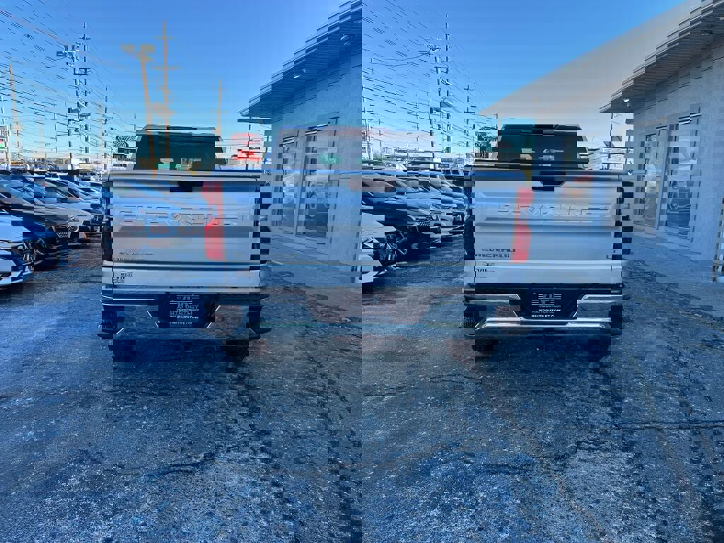 Used 2022 Chevrolet Silverado 1500 LT image 6