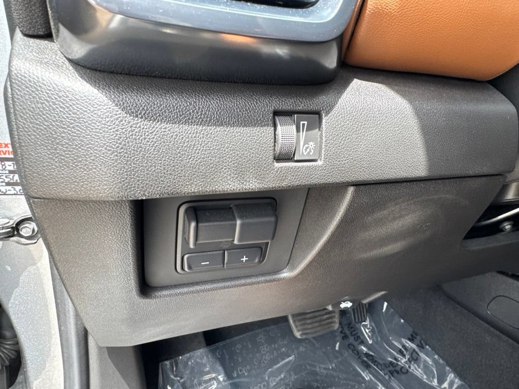 Used 2024 GMC Canyon AT4 w/ LPO, Skid Plate Package AWD/4WD image 12