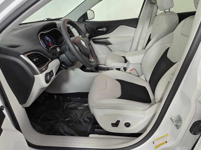 Used 2020 Jeep Cherokee Latitude Plus image 22