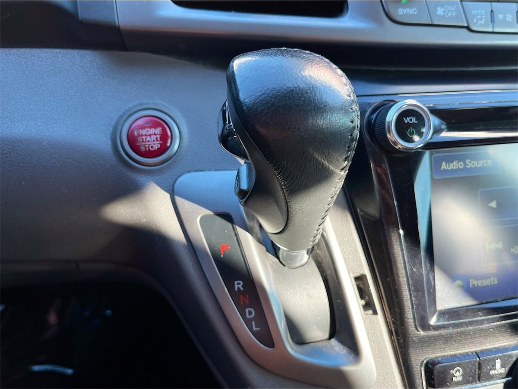 Used 2015 Honda Odyssey Touring Elite image 16