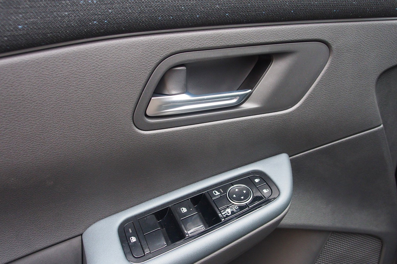 New 2026 Nissan Leaf w/ Floor Mat Package (S+) image 17