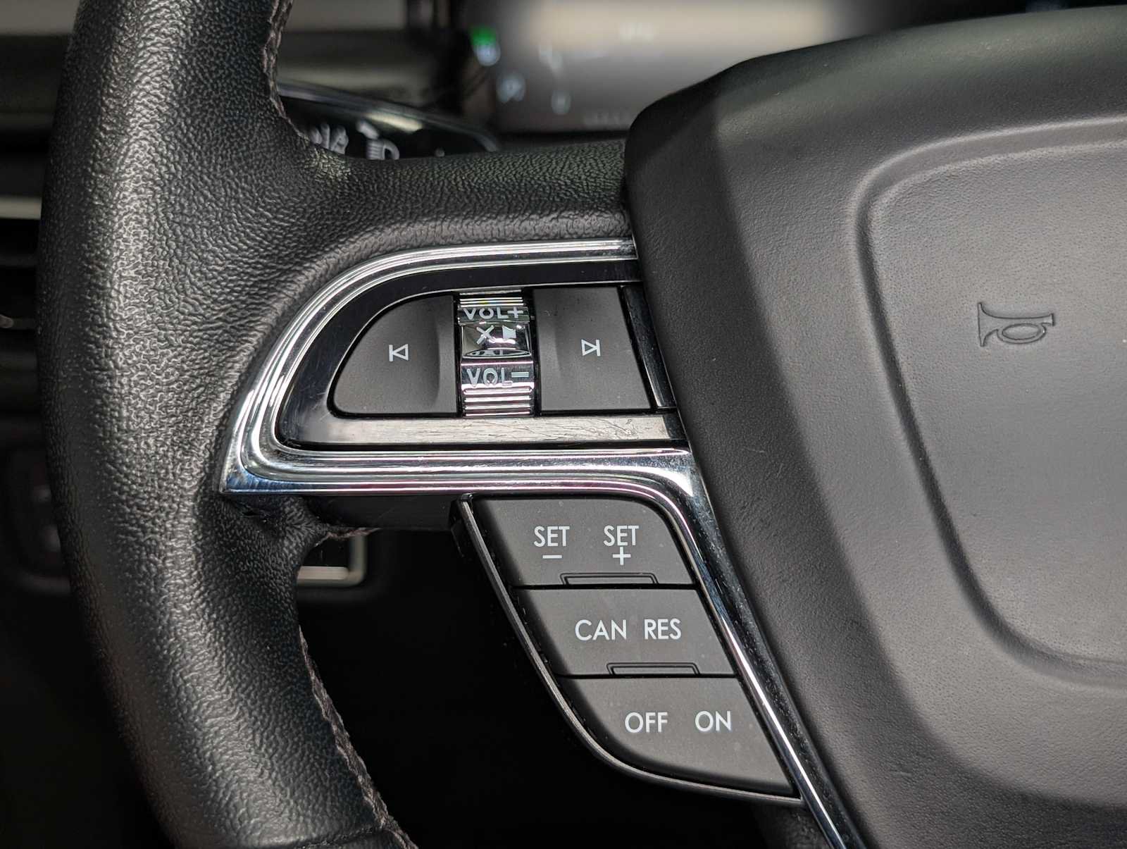 Used 2022 Lincoln Nautilus AWD w/ Premium Package image 33
