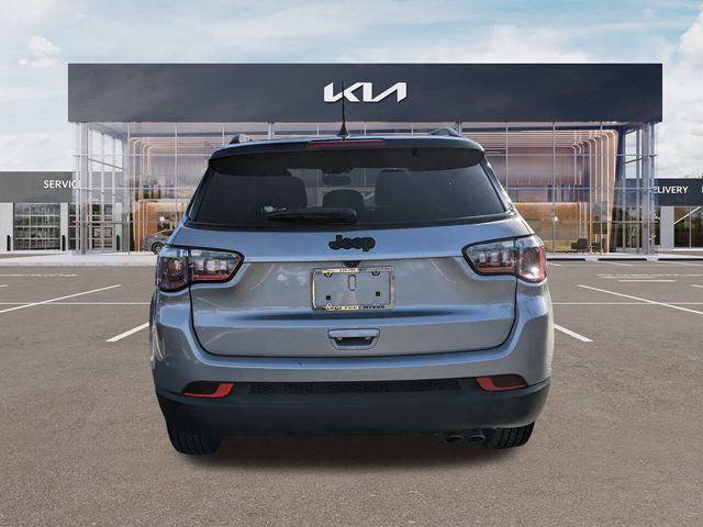 Certified 2022 Jeep Compass Latitude FWD image 9