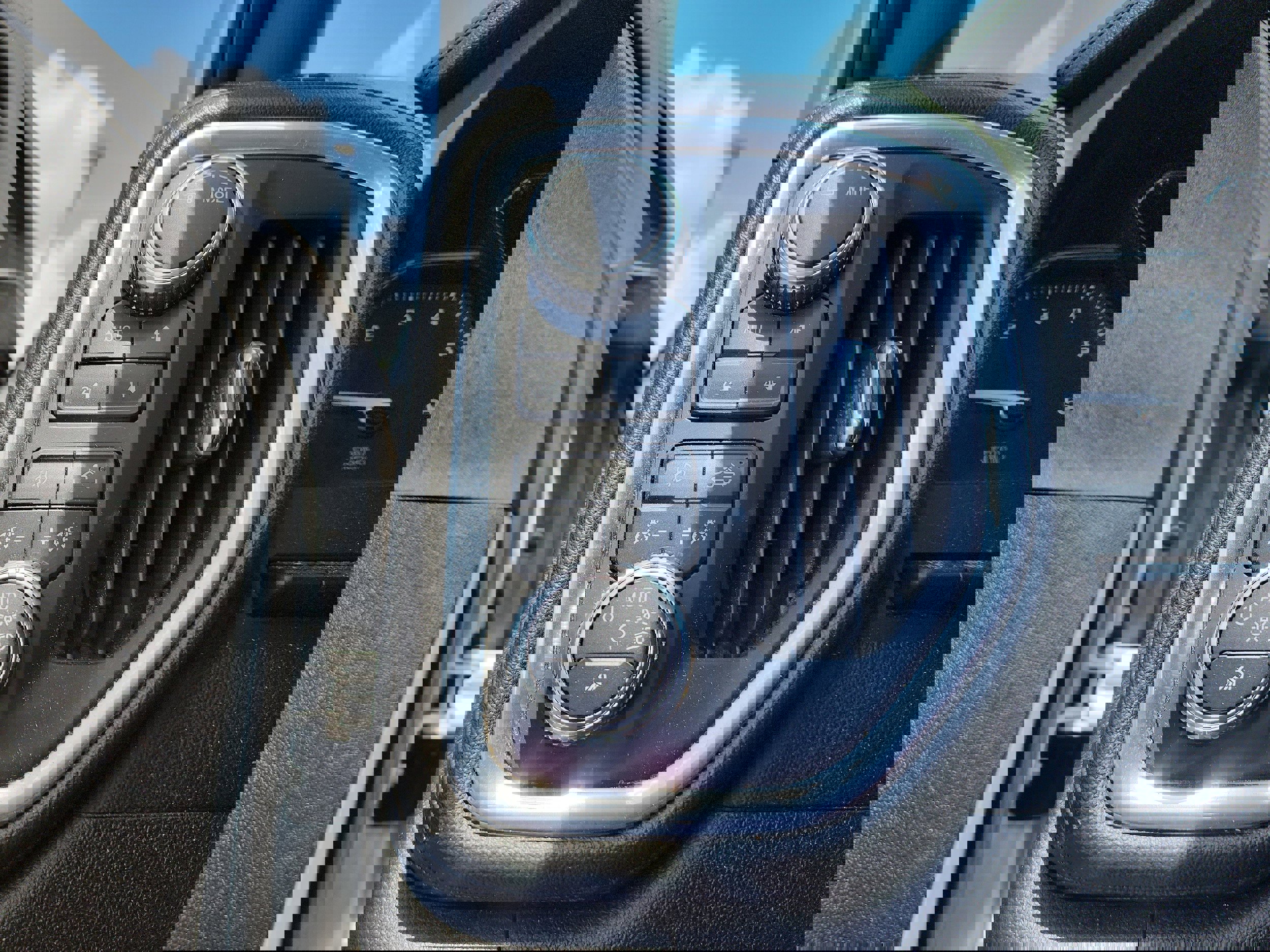 Used 2022 GMC Sierra 2500 Denali w/ Technology Package image 24