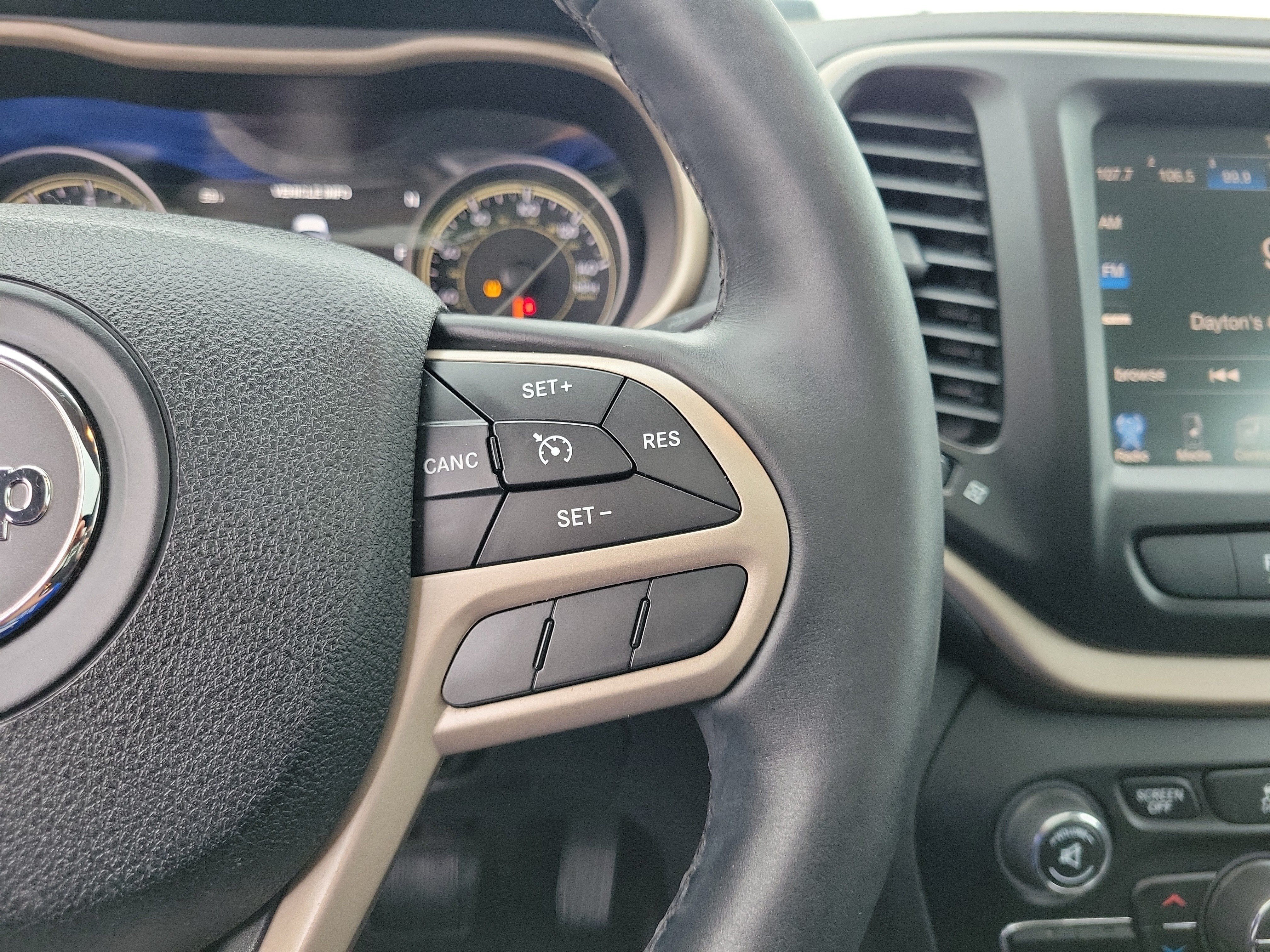Used 2017 Jeep Cherokee Limited AWD/4WD image 23
