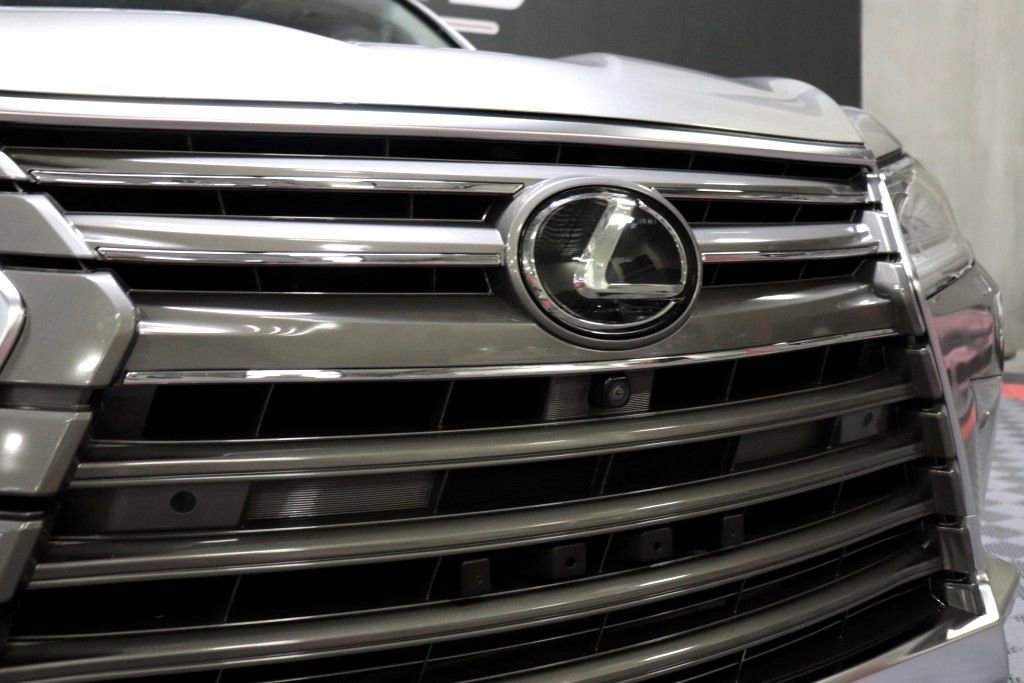 Used 2019 Lexus LX 570 4WD w/ Luxury Package image 15