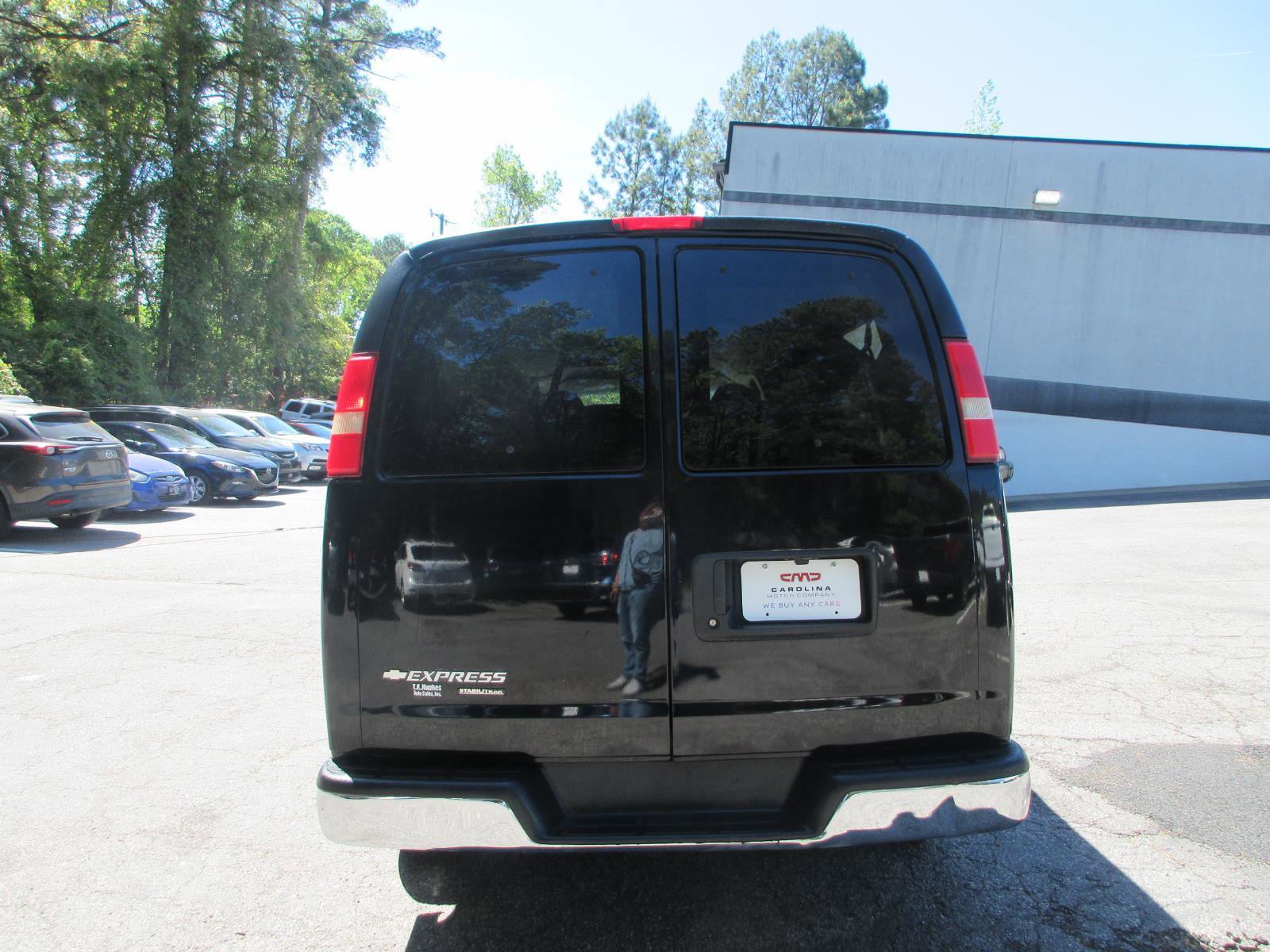 Used 2013 Chevrolet Express 3500 LT w/ LT Preferred Equipment Group RWD image 6