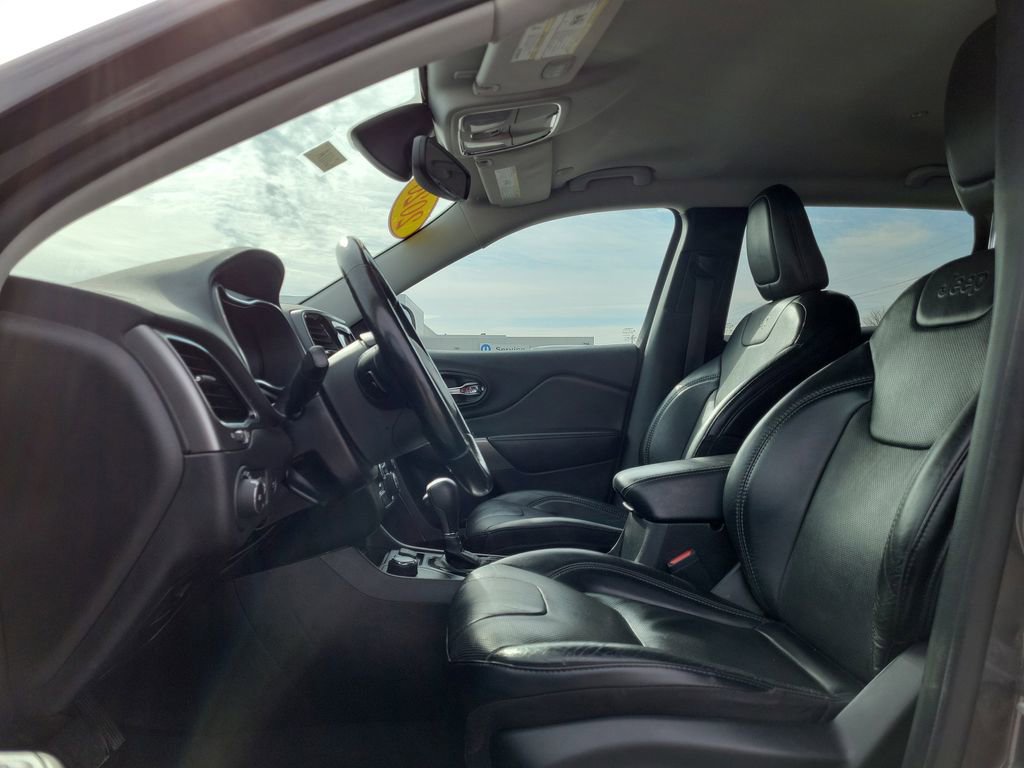 Used 2020 Jeep Cherokee Limited image 21