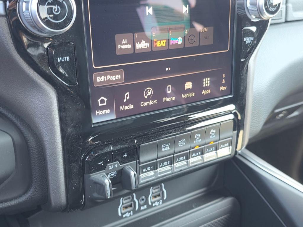 New 2026 RAM 3500 Big Horn AWD/4WD image 17