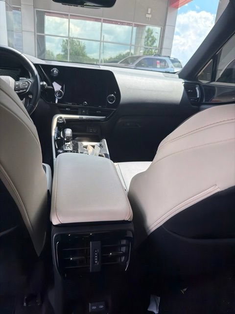 Used 2023 Lexus NX 250 FWD w/ Towing Package (2000 Lbs) image 32